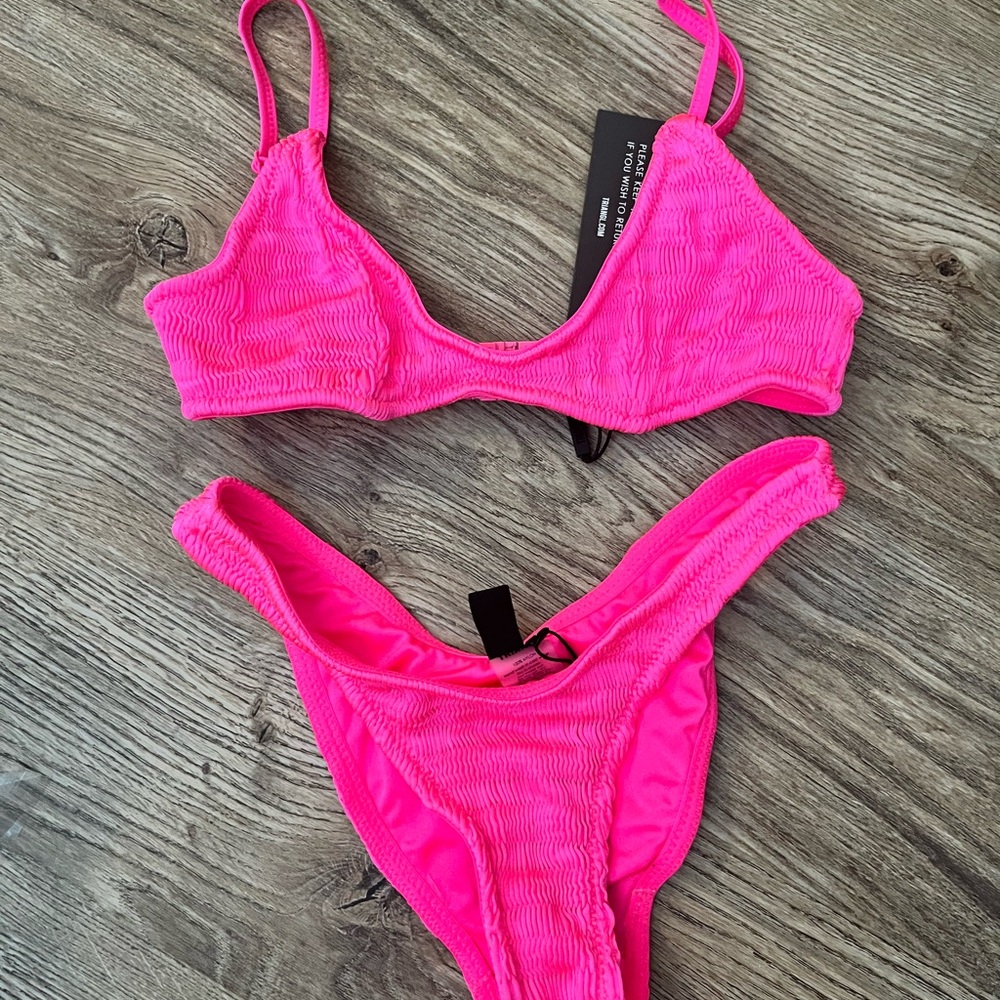 Triangl bikini Maia Mysa bikini neon pink xxsmall top bottom NEW